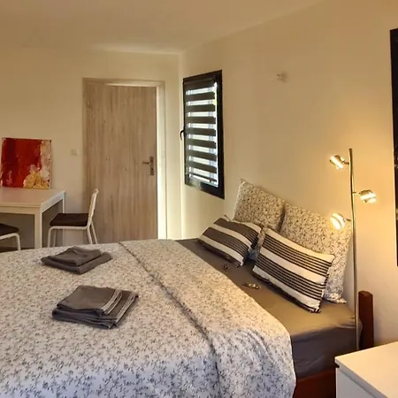 Cosy Studio 7 *